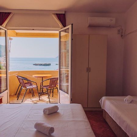 Apartmani Lasta Dobra Voda Luaran gambar