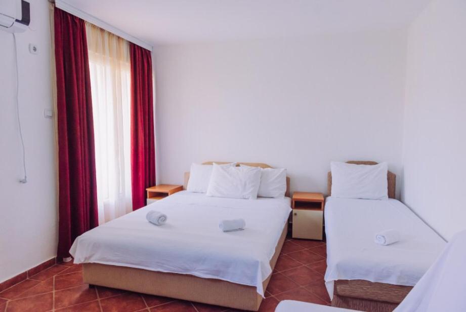 Apartmani Lasta Dobra Voda Luaran gambar
