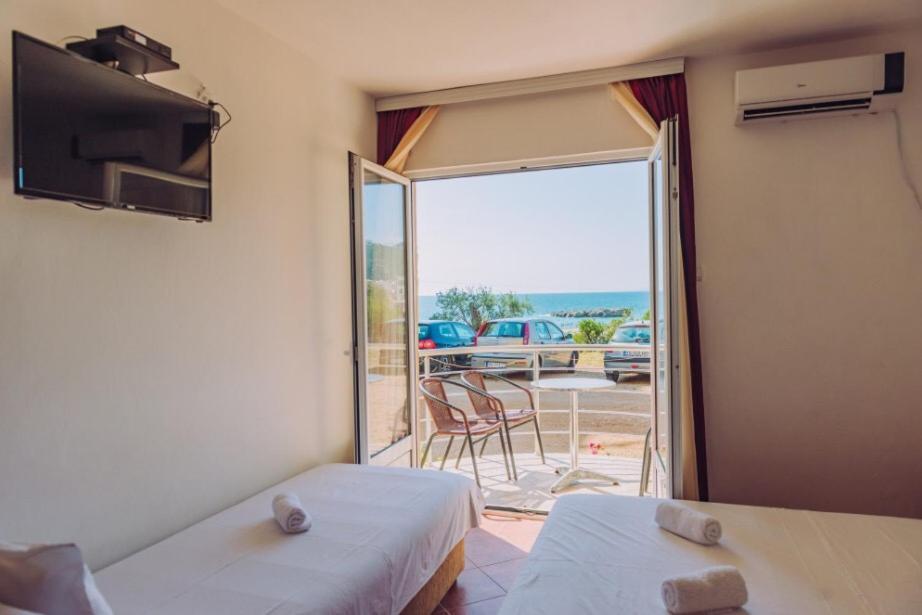 Apartmani Lasta Dobra Voda Luaran gambar