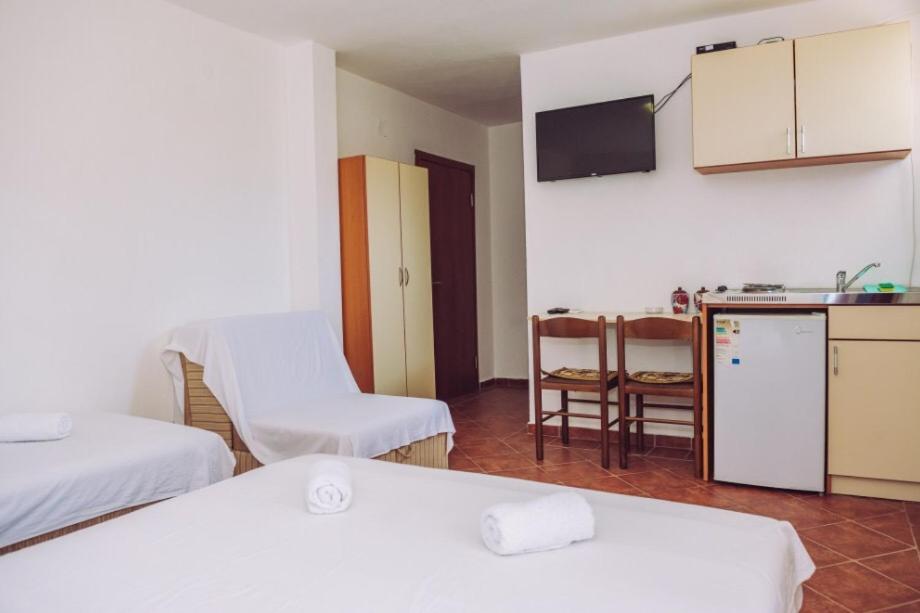 Apartmani Lasta Dobra Voda Luaran gambar