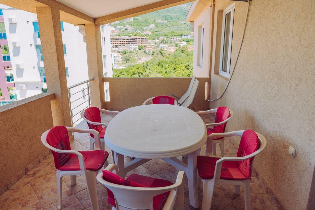 Apartmani Lasta Dobra Voda Luaran gambar