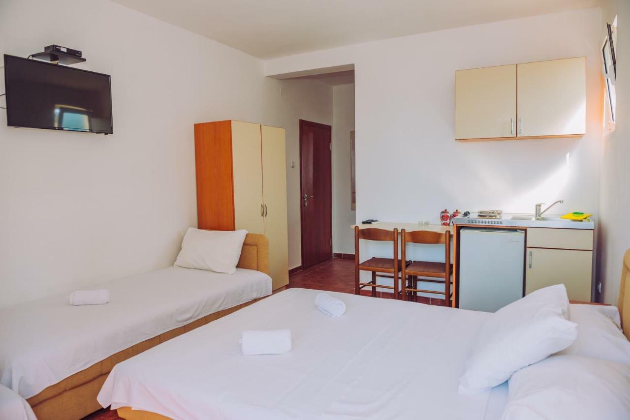 Apartmani Lasta Dobra Voda Luaran gambar
