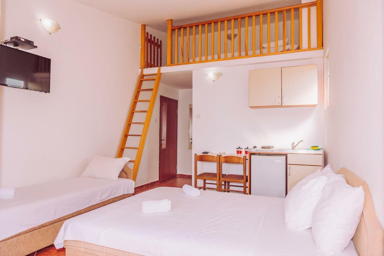 Apartmani Lasta Dobra Voda Luaran gambar