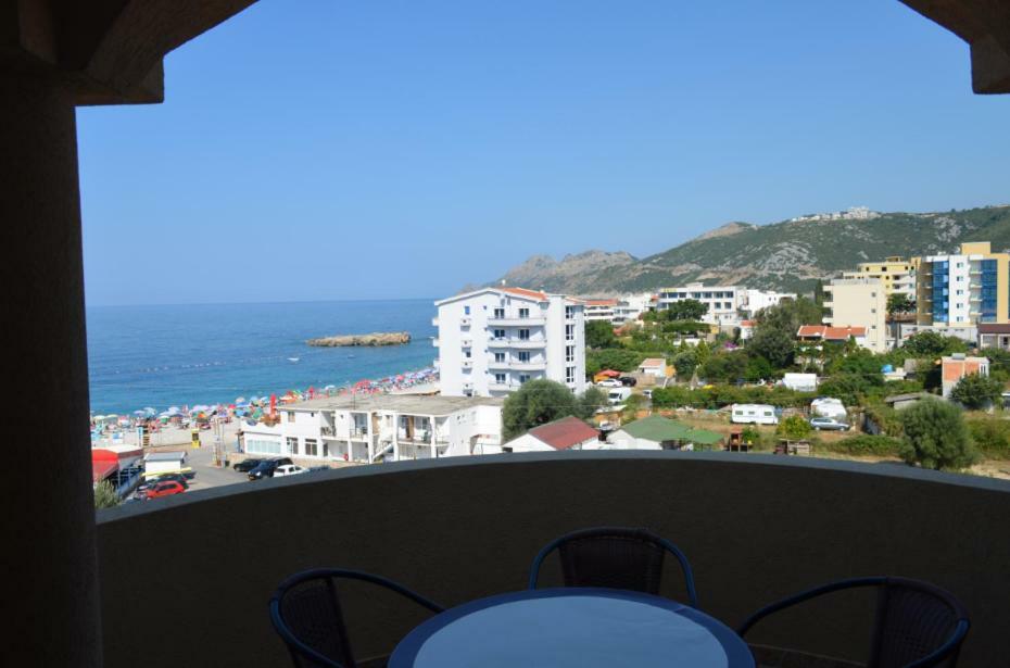 Apartmani Lasta Dobra Voda Luaran gambar